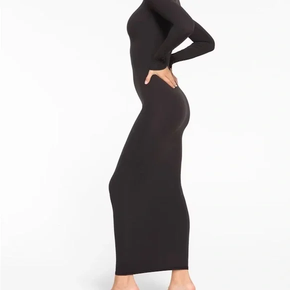 SKIMS FITS EVERYBODY CREW NECK LONG SLEEVE DRESS - Picture 3 of 3
